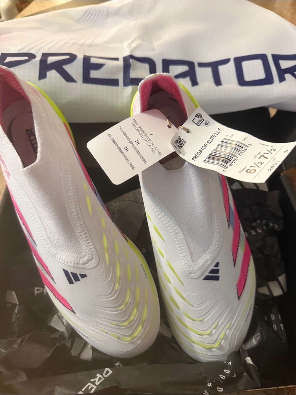 Adidas PREDATOR  Elite LL laceless ⚽️ Cleats Men Sz 6.5 Women Sz 7.5 NEW